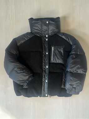 Moose Knuckles Black Sherpa Jacket Woman Size XL